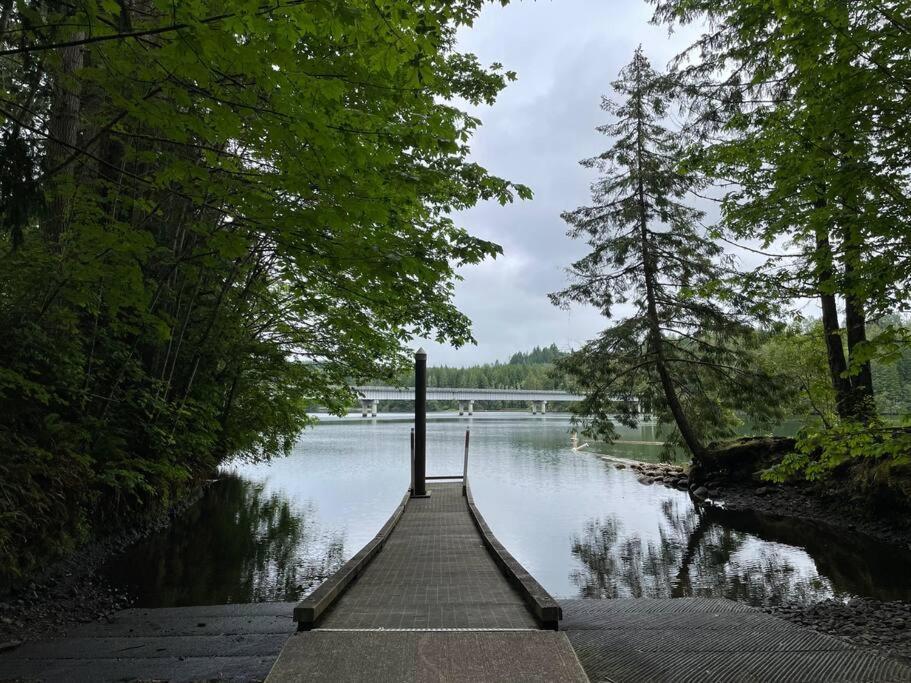 Romantic Cozy Cabin Walk To Lake Hot Tub Bikes Kayaks Grill Onalaska Extérieur photo