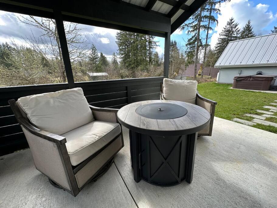 Romantic Cozy Cabin Walk To Lake Hot Tub Bikes Kayaks Grill Onalaska Extérieur photo